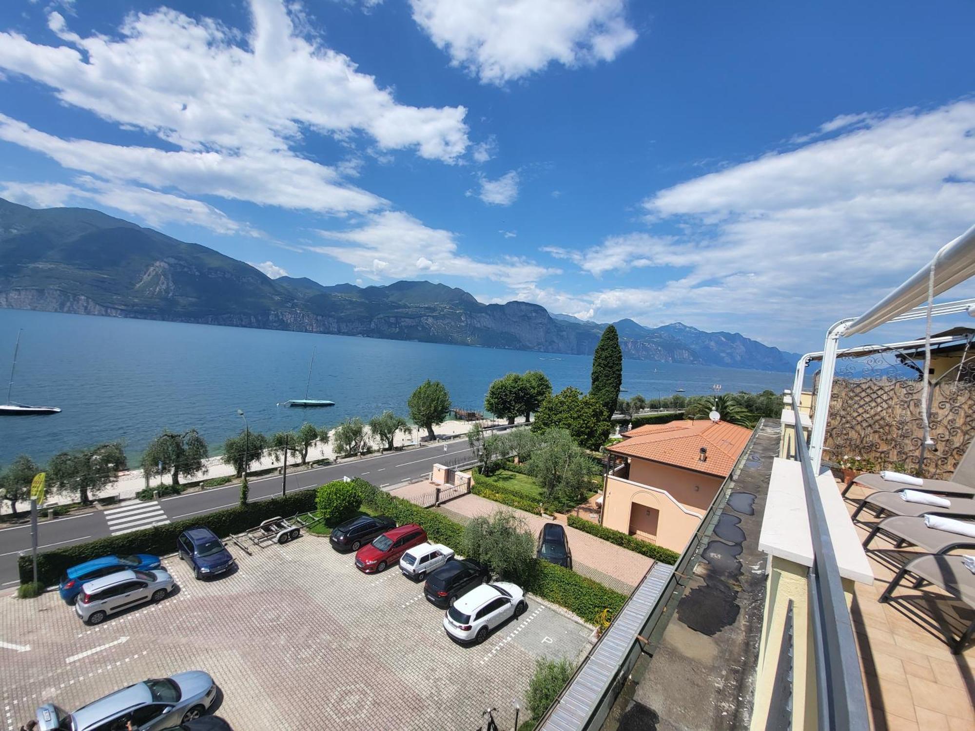 Penthouse Casa Alkea Masse Lake View Бренцоне сул Гарда Екстериор снимка